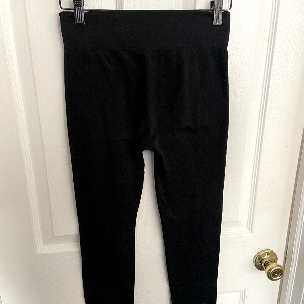 Black yoga pants
